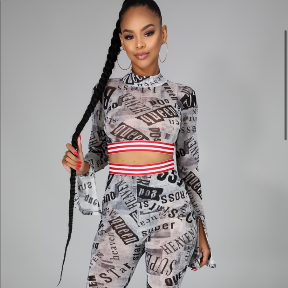 “Headlines” 2pc set
